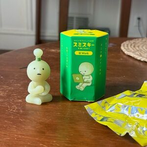 Smiski at Work Lightbulb (Authentic)